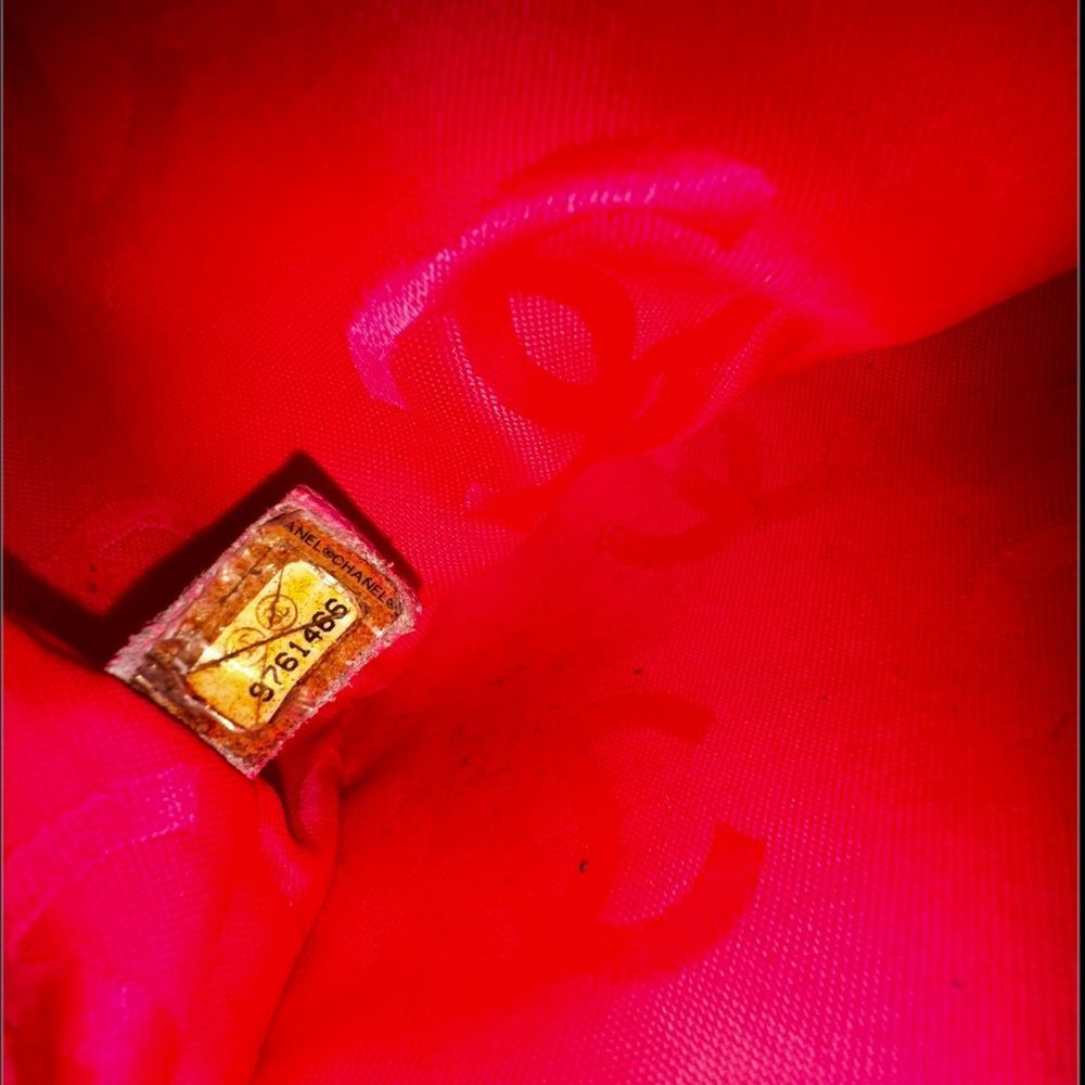 CHANEL Cambon Black and Cream Quilted Tote with pink interior - Picture 11 of 12